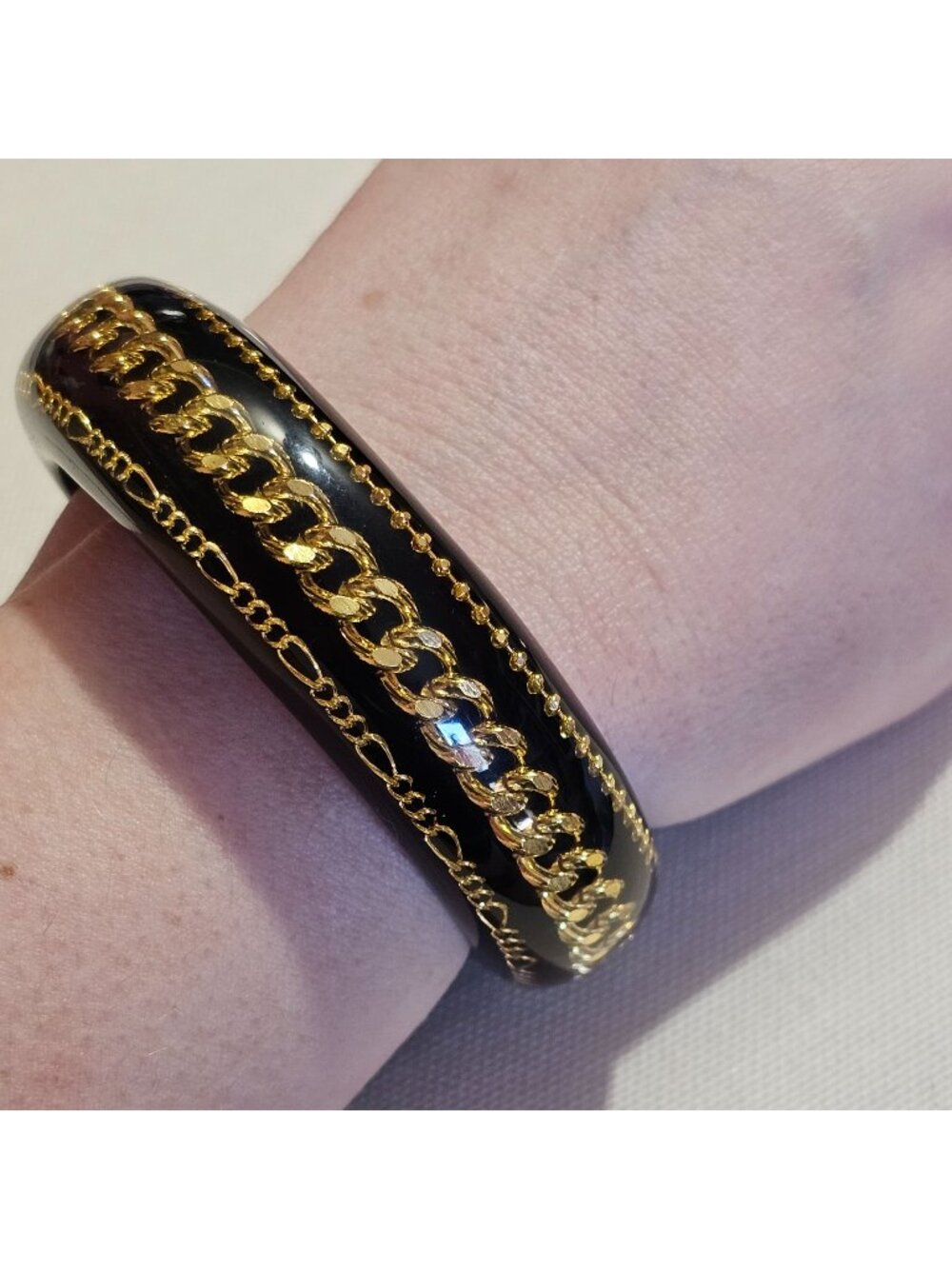 (644) Black Lucite Chunky Gold Chain Patterned Wide Bangle Bracelet 2.5" Vintage